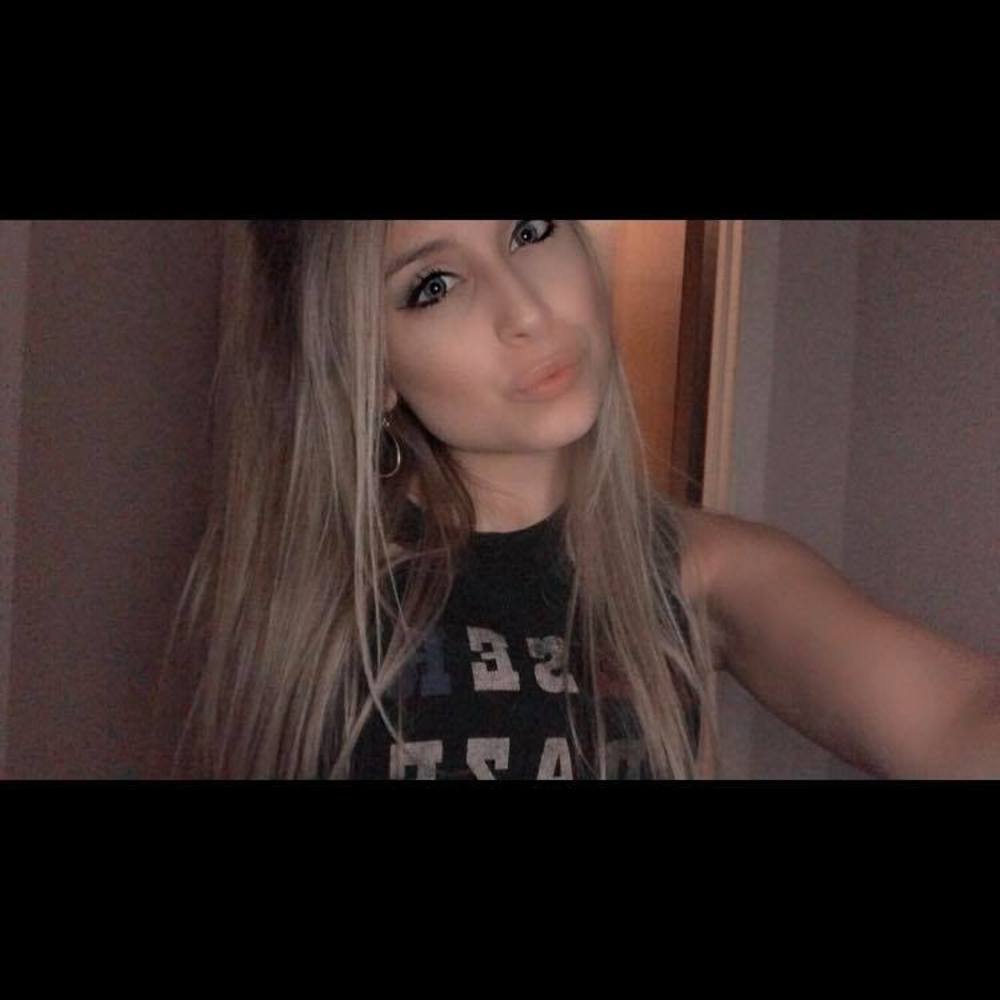 Meet your Posher, Macie